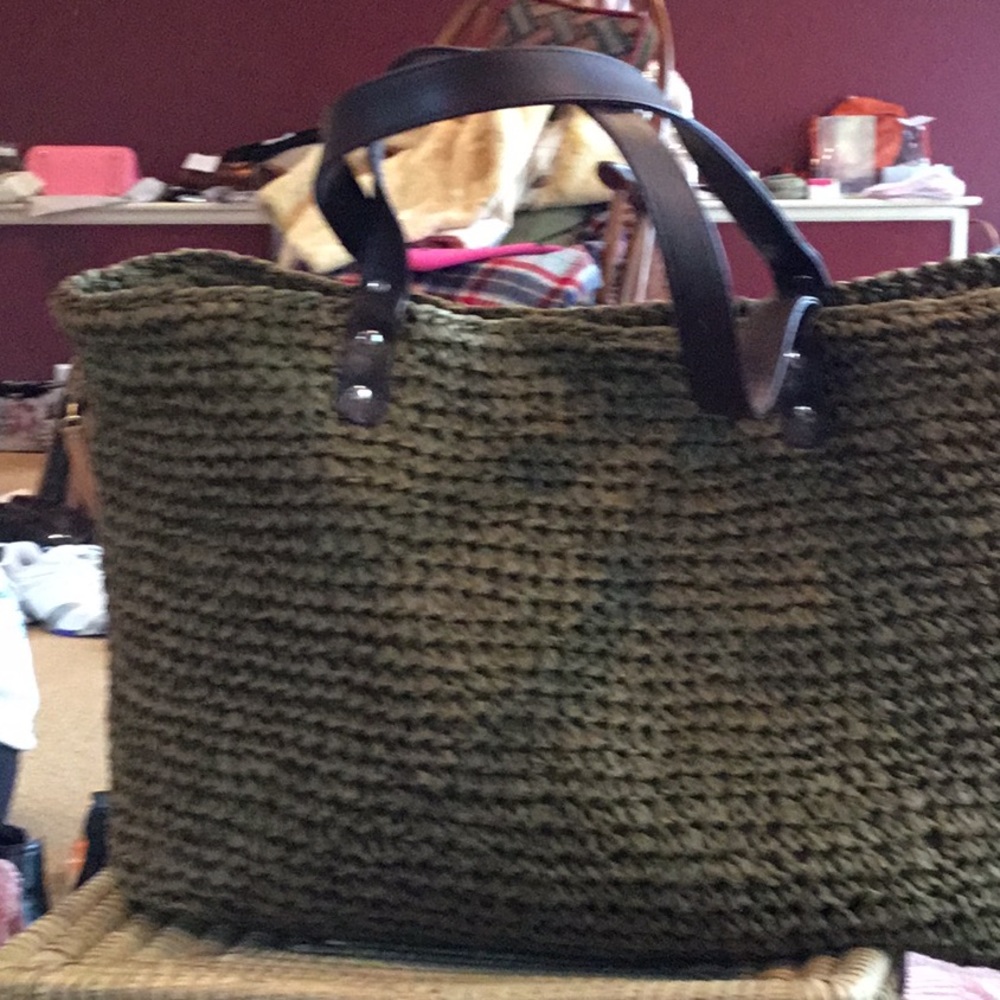 Straw tote bag. Classic and carries lots REDUCED⭐️